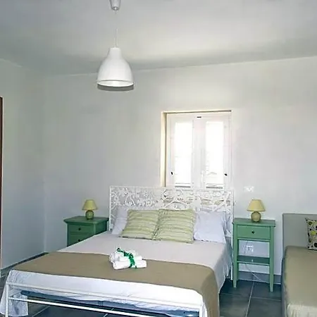 Cisterna - Direzione Salento 3* מלנדוניו